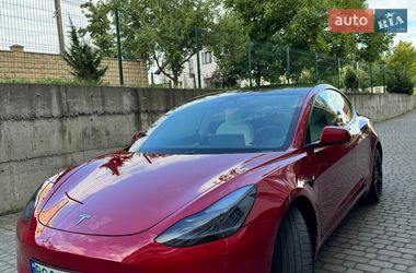 Седан Tesla Model 3 2021 в Львові