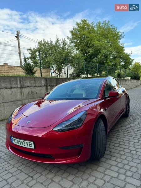 Седан Tesla Model 3 2021 в Львові