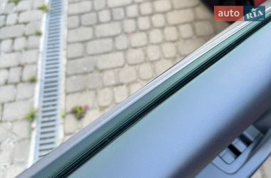 Седан Tesla Model 3 2021 в Львові