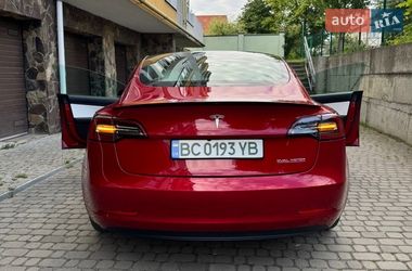 Седан Tesla Model 3 2021 в Львові