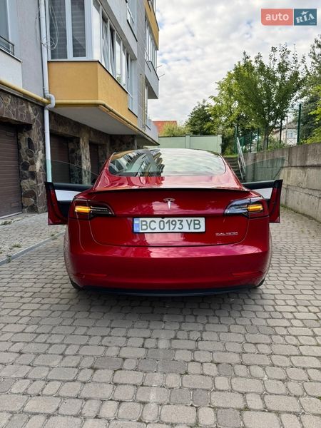 Седан Tesla Model 3 2021 в Львові