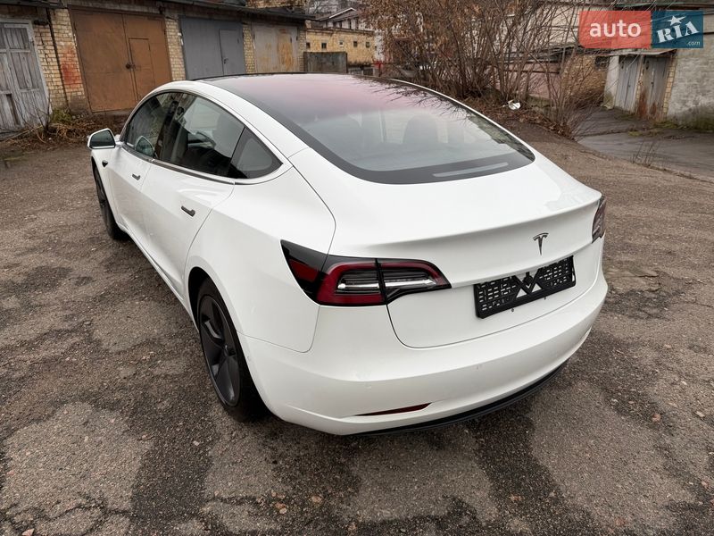 Седан Tesla Model 3 2018 в Киеве