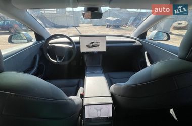 Седан Tesla Model 3 2024 в Черкассах