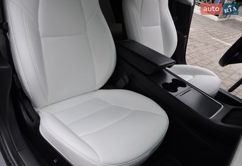 Седан Tesla Model 3 2021 в Одессе