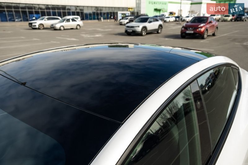 Седан Tesla Model 3 2024 в Ирпене