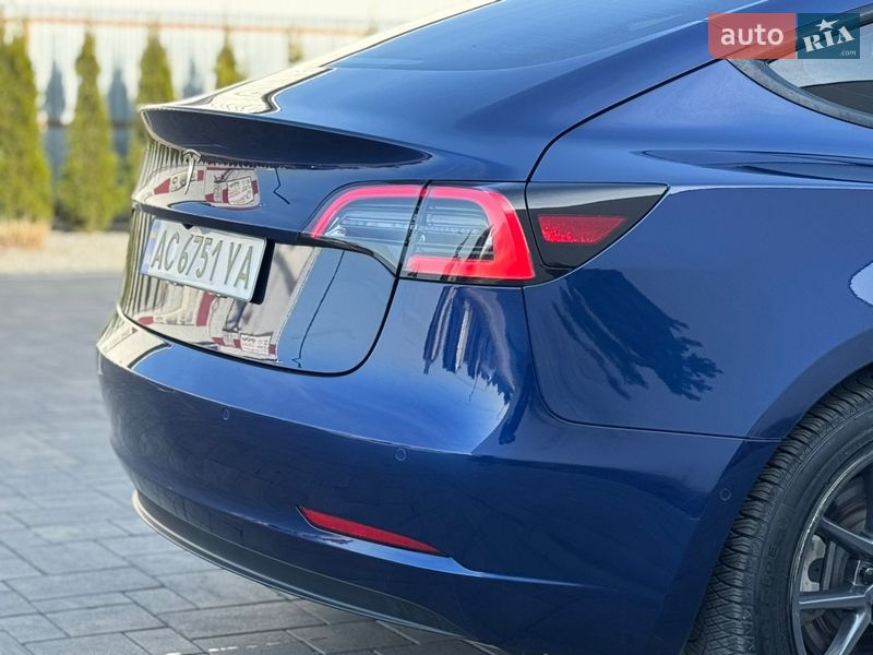 Седан Tesla Model 3 2022 в Луцке
