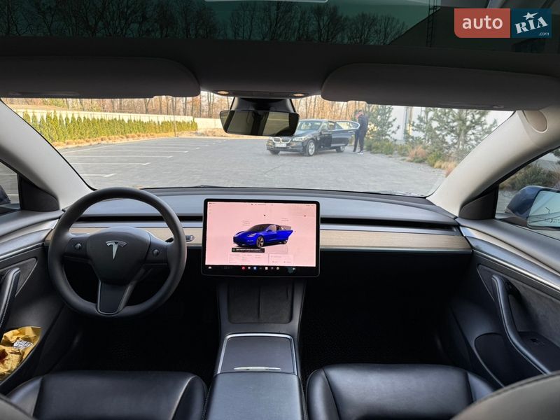 Седан Tesla Model 3 2022 в Луцке