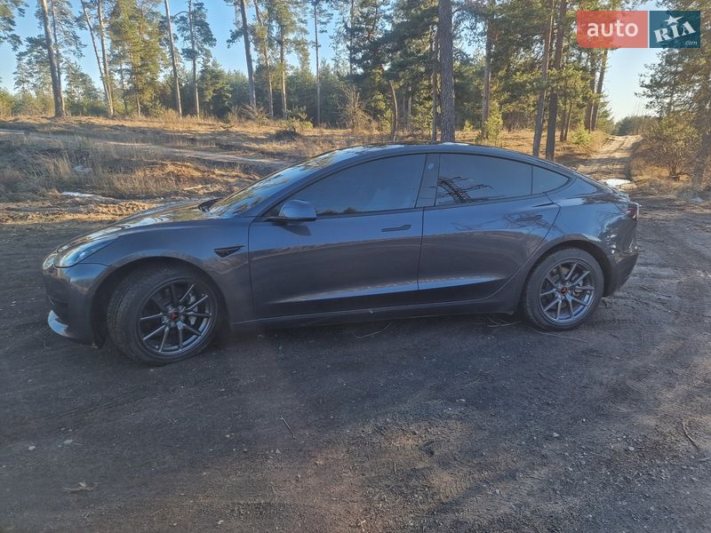 Седан Tesla Model 3 2021 в Черкассах