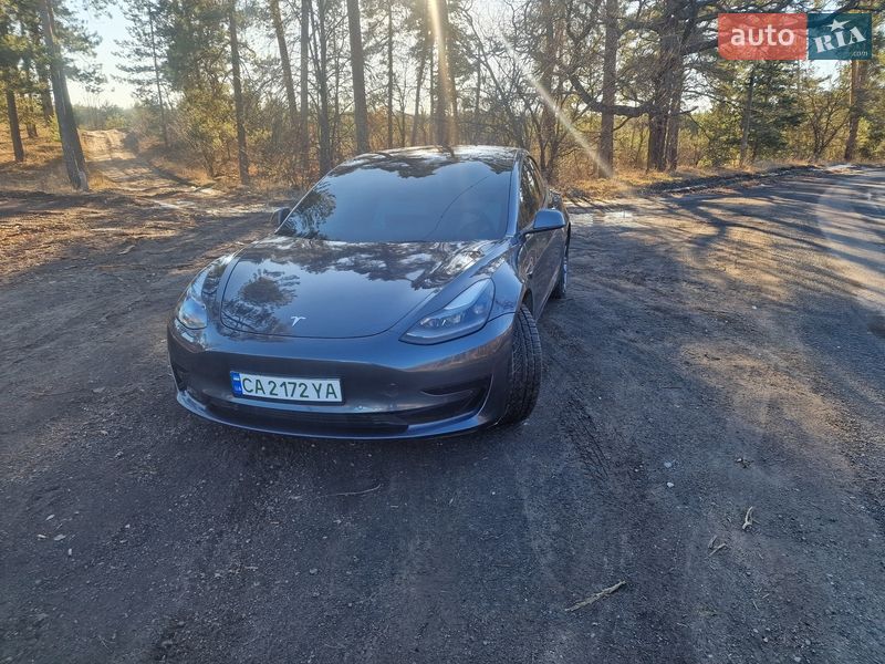 Седан Tesla Model 3 2021 в Черкассах