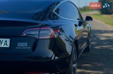 Седан Tesla Model 3 2019 в Днепре