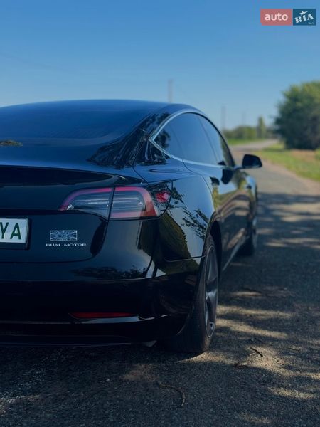 Седан Tesla Model 3 2019 в Дніпрі