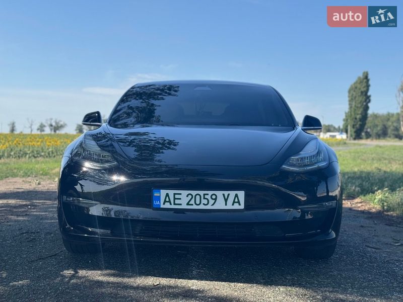 Седан Tesla Model 3 2019 в Дніпрі