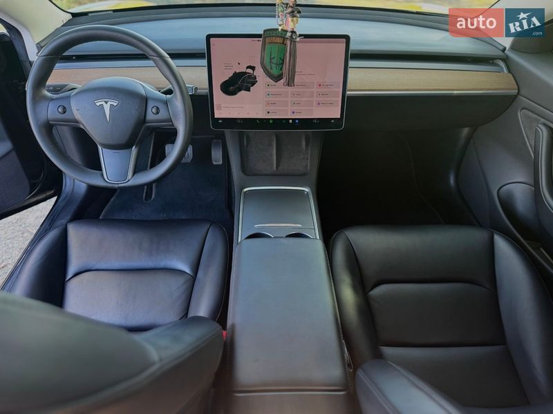 Седан Tesla Model 3 2019 в Дніпрі