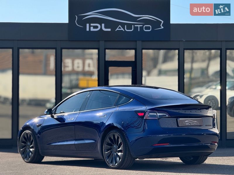 Седан Tesla Model 3 2021 в Києві