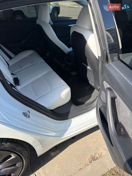 Седан Tesla Model 3 2023 в Львові фото 12 Седан Tesla Model 3 2023 в Львові