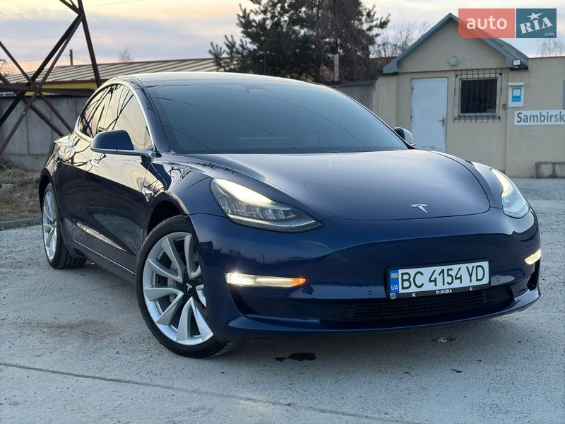 Седан Tesla Model 3 2018 в Дрогобыче
