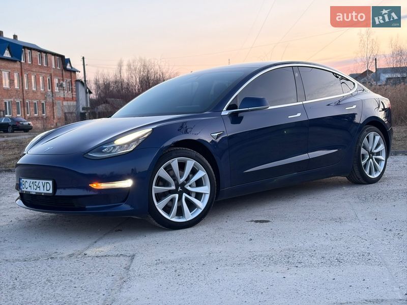 Седан Tesla Model 3 2018 в Дрогобыче