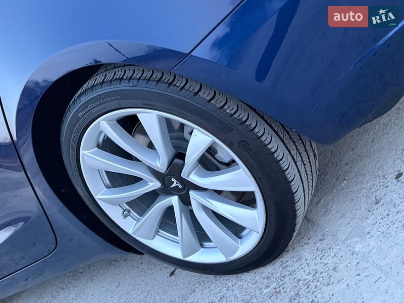 Седан Tesla Model 3 2018 в Дрогобыче