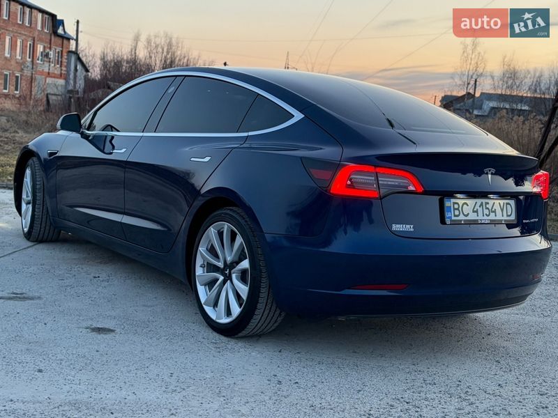 Седан Tesla Model 3 2018 в Дрогобыче