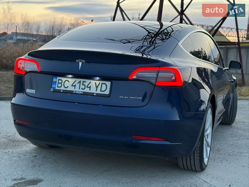 Седан Tesla Model 3 2018 в Дрогобыче