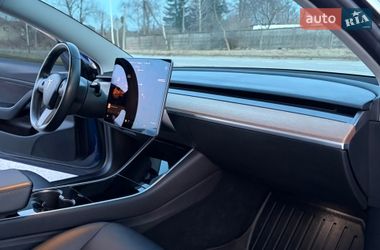 Седан Tesla Model 3 2018 в Дрогобыче