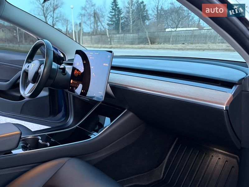 Седан Tesla Model 3 2018 в Дрогобыче