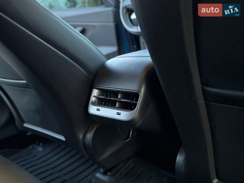 Седан Tesla Model 3 2018 в Дрогобыче