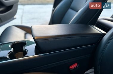 Седан Tesla Model 3 2018 в Дрогобыче