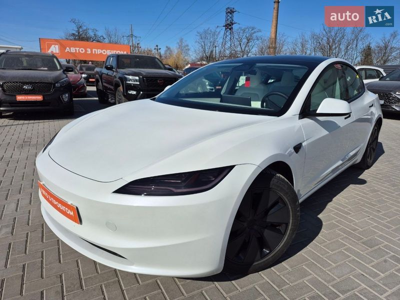 Tesla Model 3 2025