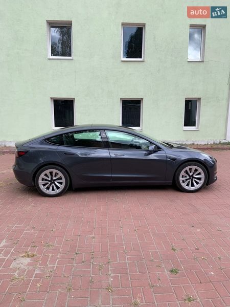 Седан Tesla Model 3 2021 в Киеве
