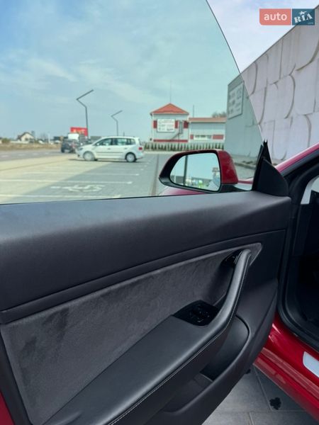 Седан Tesla Model 3 2019 в Луцьку