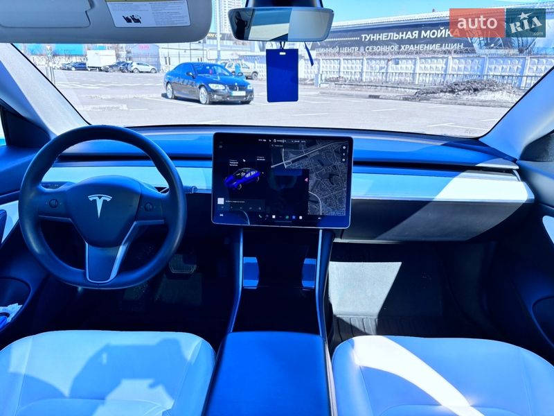 Седан Tesla Model 3 2020 в Києві