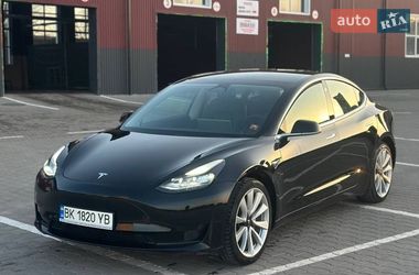Седан Tesla Model 3 2020 в Дубно
