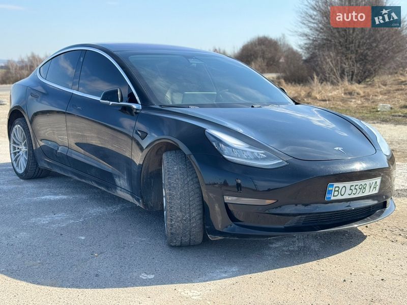 Седан Tesla Model 3 2018 в Львові