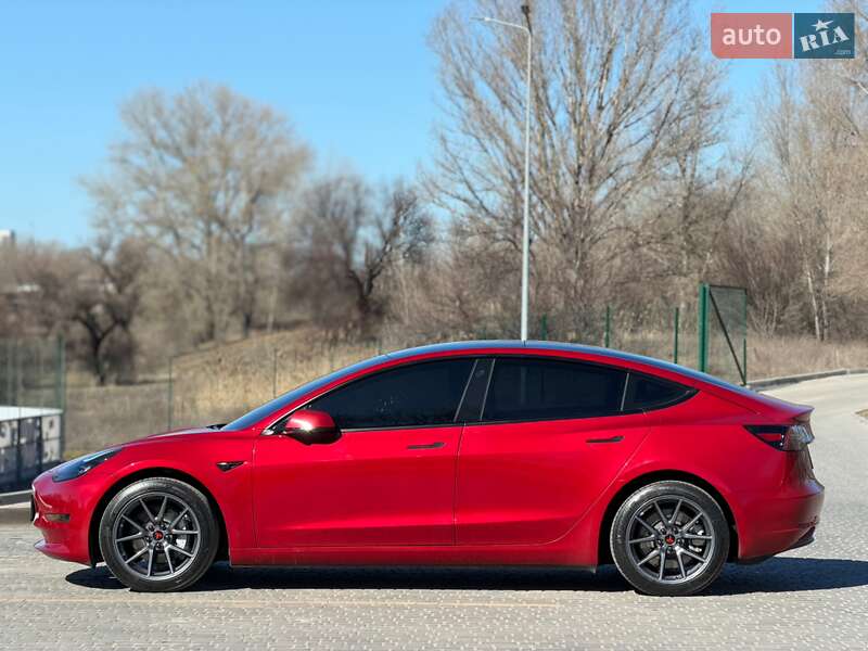 Седан Tesla Model 3 2023 в Каменском