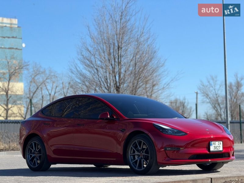 Седан Tesla Model 3 2023 в Каменском