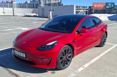 Седан Tesla Model 3 2021 в Киеве