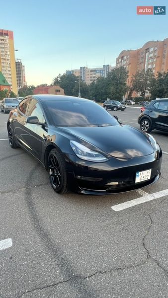Седан Tesla Model 3 2018 в Киеве