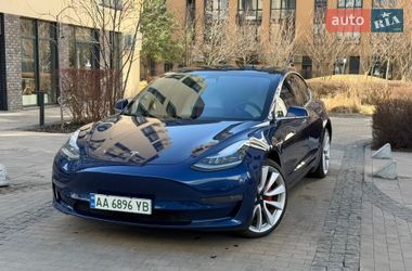 Седан Tesla Model 3 2018 в Киеве