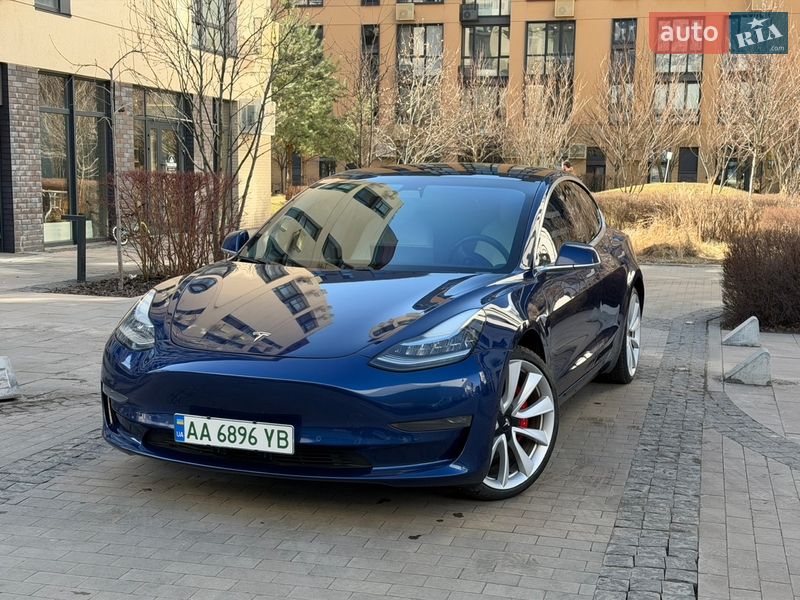 Седан Tesla Model 3 2018 в Киеве