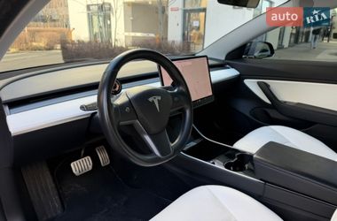 Седан Tesla Model 3 2018 в Киеве