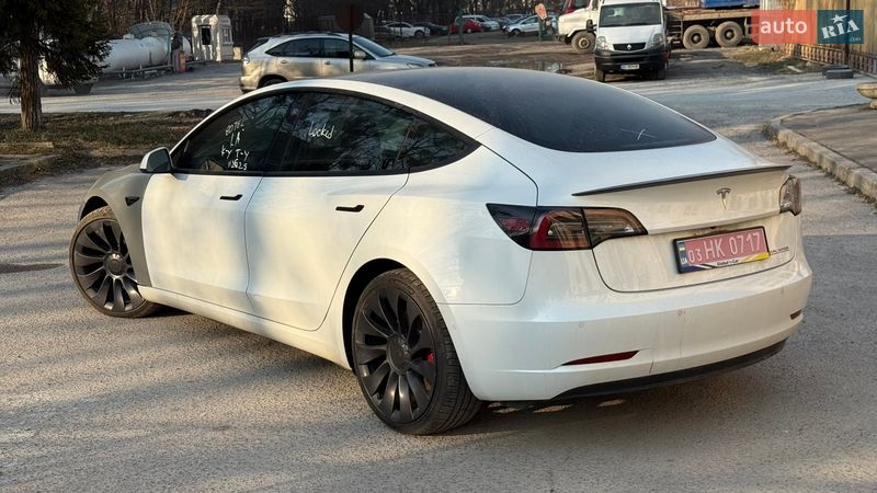 Седан Tesla Model 3 2021 в Львові