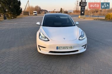 Седан Tesla Model 3 2021 в Коломые