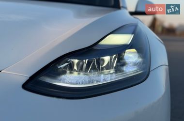 Седан Tesla Model 3 2021 в Коломые