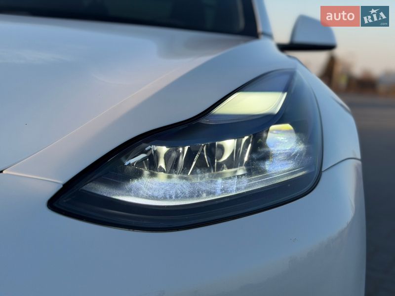 Седан Tesla Model 3 2021 в Коломые