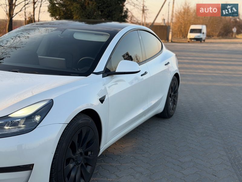 Седан Tesla Model 3 2021 в Коломые