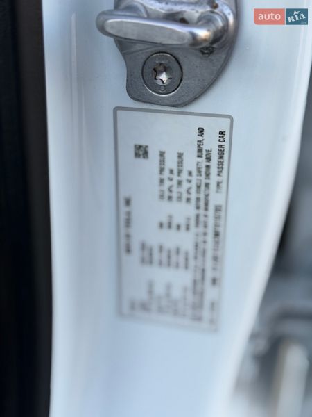 Седан Tesla Model 3 2021 в Коломые