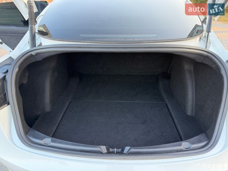 Седан Tesla Model 3 2021 в Коломые