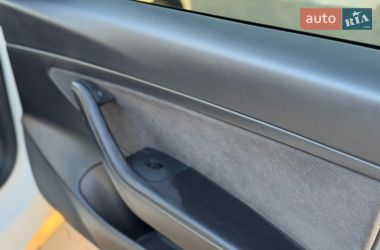 Седан Tesla Model 3 2021 в Коломые