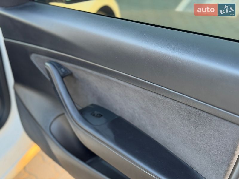 Седан Tesla Model 3 2021 в Коломые